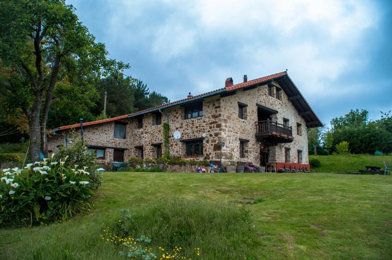 Apartamentos Rurales Larrago Busturia Buitenkant foto