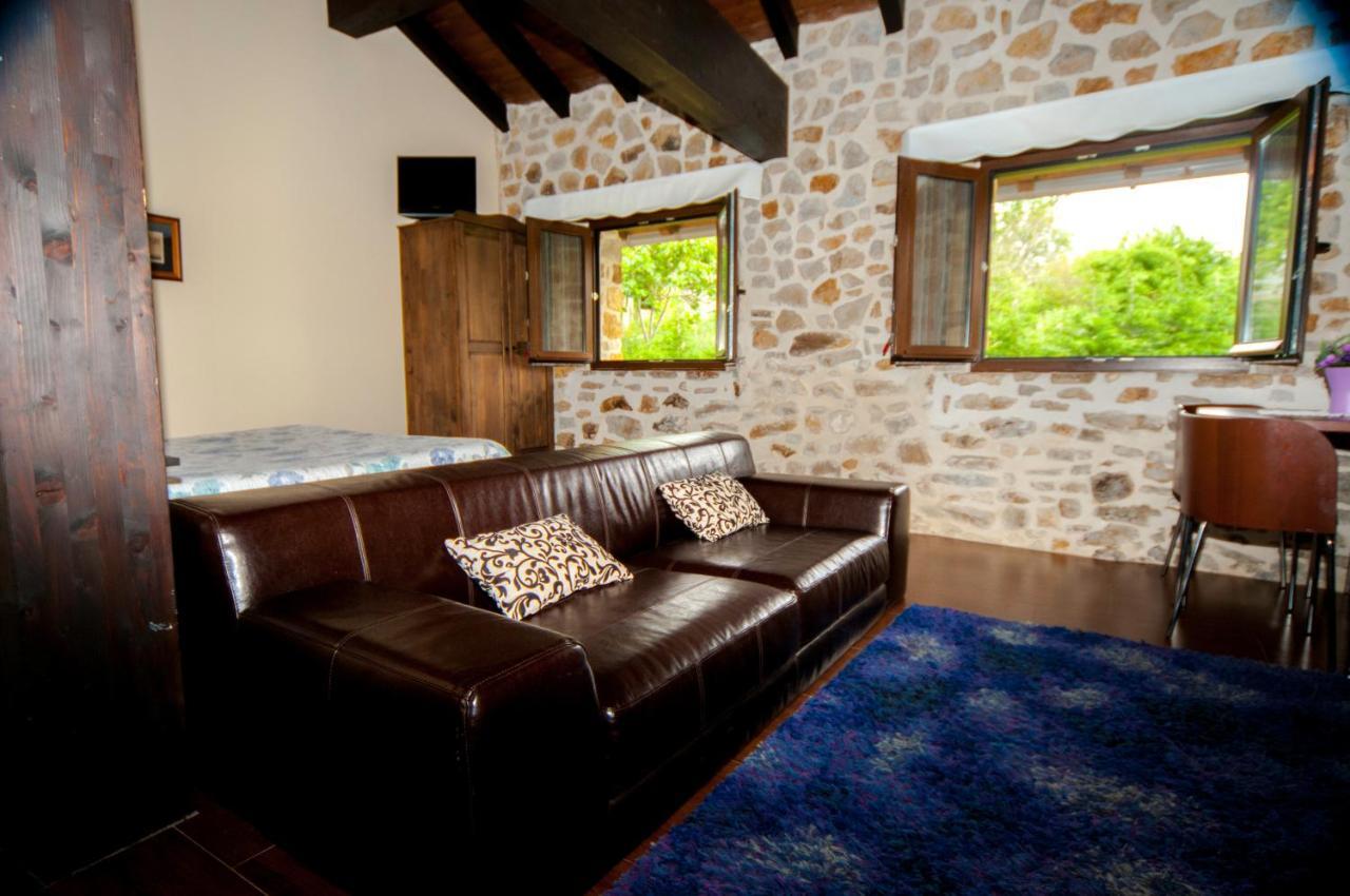 Apartamentos Rurales Larrago Busturia Buitenkant foto