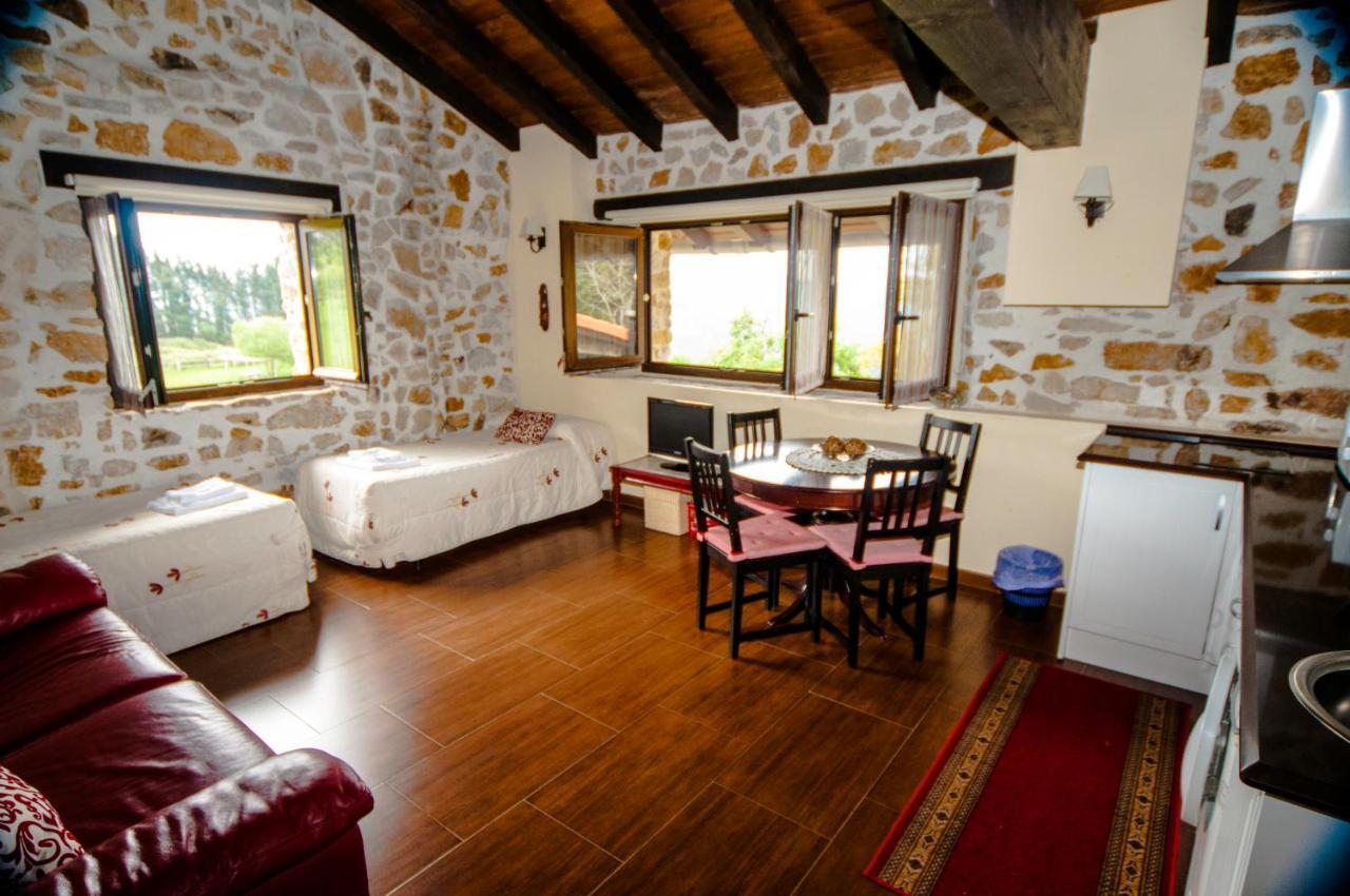 Apartamentos Rurales Larrago Busturia Buitenkant foto